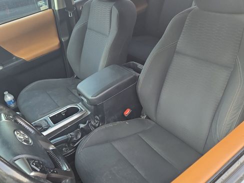 Used 2019 Toyota Tacoma SR5 image 7