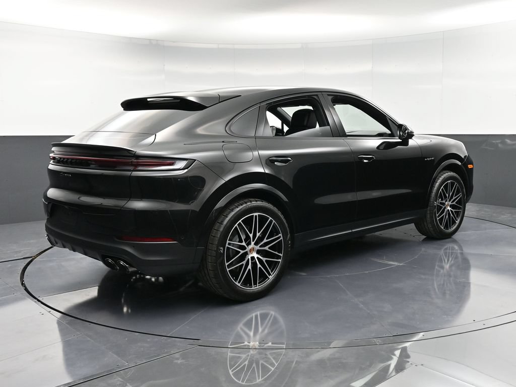 Certified 2026 Porsche Cayenne E-Hybrid Coupe AWD/4WD image 8