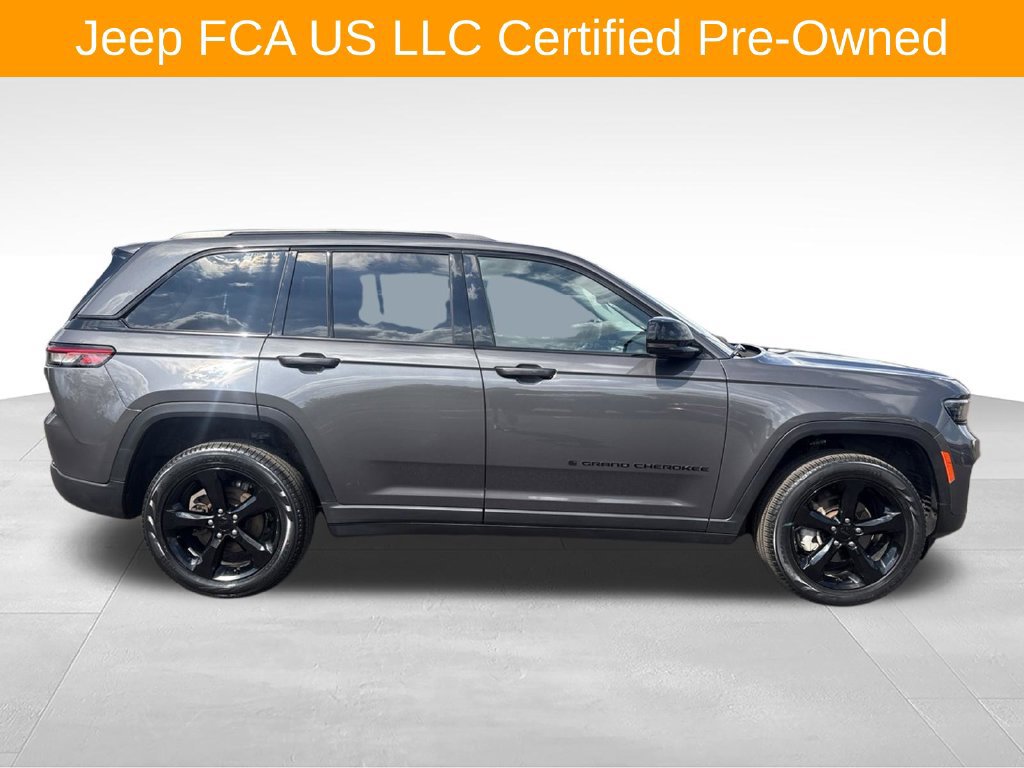 Certified 2024 Jeep Grand Cherokee Limited w/ Black Appearance Package AWD/4WD image 2