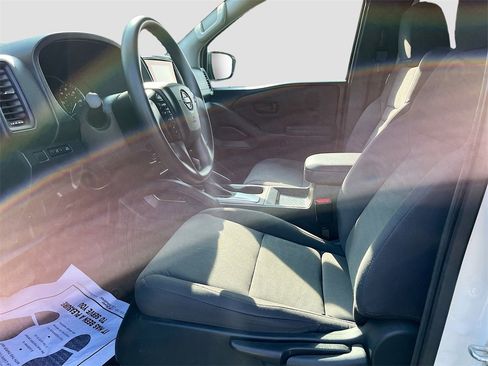 Used 2024 Nissan Frontier S image 19