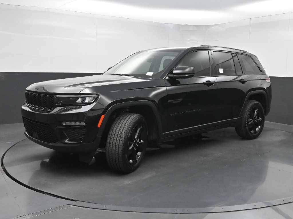 Used 2023 Jeep Grand Cherokee Limited w/ Black Appearance Package RWD image 27