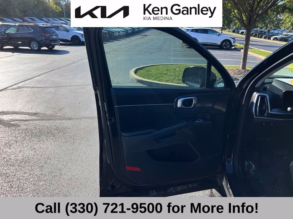 Certified 2024 Kia Sorento S w/ Panoramic Sunroof Package AWD/4WD image 24
