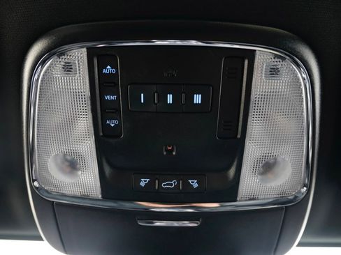 Used 2020 Jeep Grand Cherokee Limited w/ Premium Lighting Group image 45