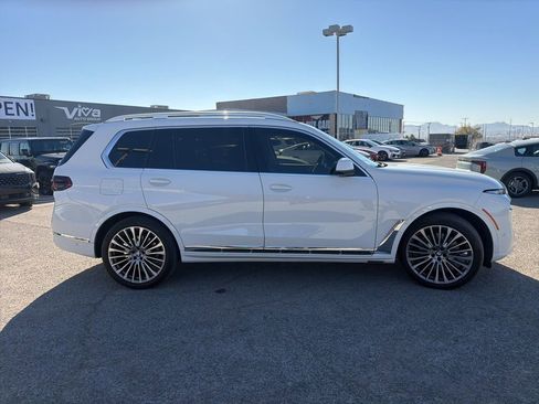 Used 2024 BMW X7 xDrive40i w/ Premium Package image 4