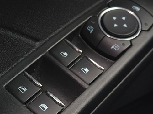 Used 2022 Ford Escape SE w/ SE Sport Appearance Package image 16