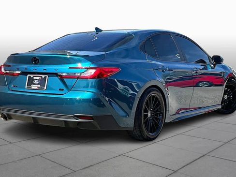 Used 2025 Toyota Camry SE w/ Convenience Package image 15