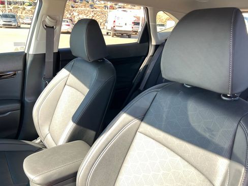 Used 2025 Kia Seltos SX image 17