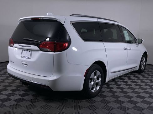 Used 2017 Chrysler Pacifica Touring-L Plus image 20