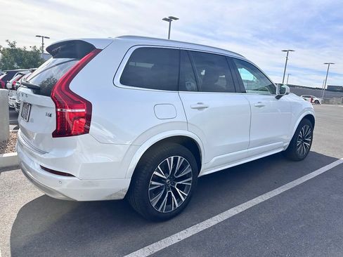 Used 2022 Volvo XC90 T6 Momentum w/ Climate Package AWD/4WD image 5