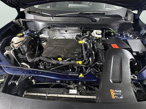 Certified 2024 Chevrolet Trax LT w/ Sunroof Package image 33