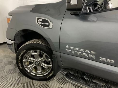 Used 2018 Nissan Titan SV w/ SV Convenience Package image 38