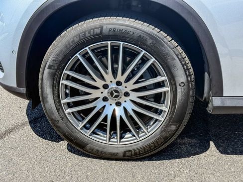 Certified 2025 Mercedes-Benz GLC 300 4MATIC image 12