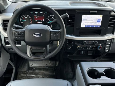 New 2026 Ford F250 XL w/ XL Chrome Package image 13