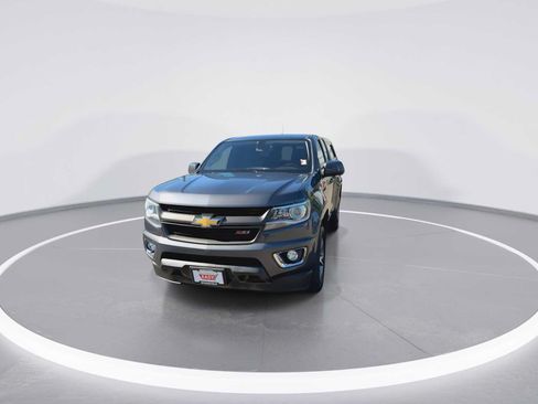 Used 2017 Chevrolet Colorado Z71 w/ LPO, Premium Interior Package AWD/4WD image 3