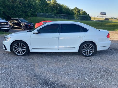 Used 2016 Volkswagen Passat 1.8T S FWD image 2