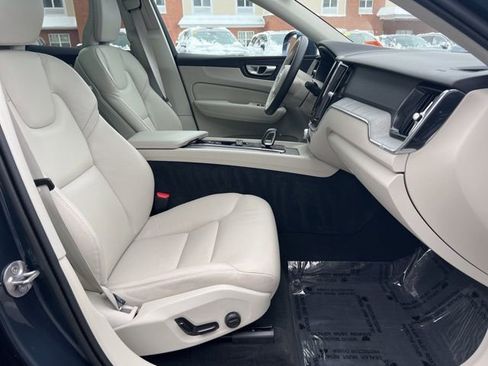 Certified 2023 Volvo XC60 B5 Plus w/ Climate Package image 17