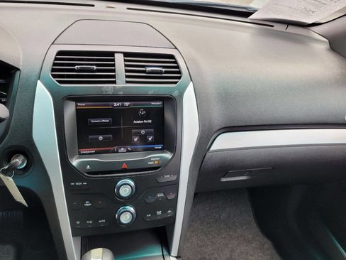 Used 2013 Ford Explorer XLT image 13