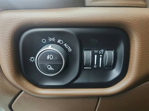 Used 2019 RAM 2500 Laramie image 35