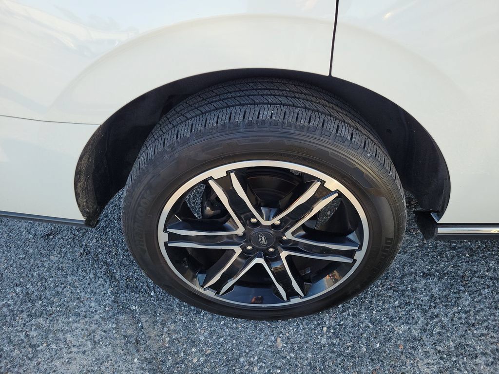 Used 2021 Ford Expedition Limited RWD image 8