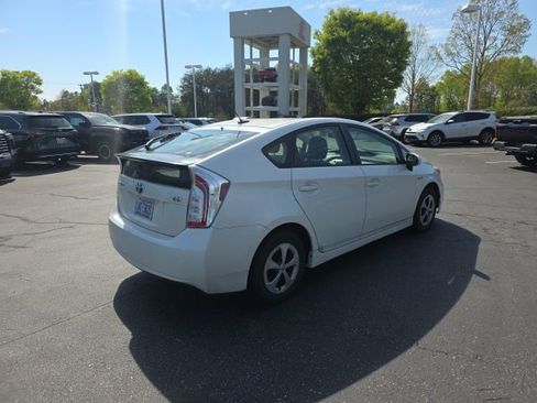 Used 2013 Toyota Prius Four image 7