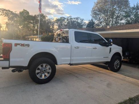 Used 2022 Ford F250 Platinum w/ FX4 Off-Road Package AWD/4WD image 3