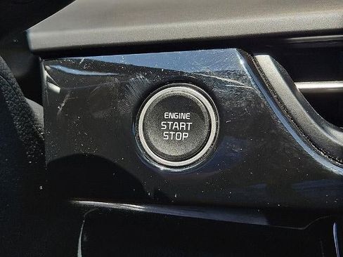 Used 2025 Kia Seltos S FWD image 26