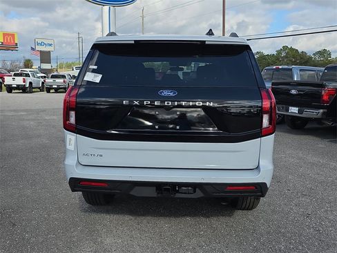 New 2025 Ford Expedition Active image 6