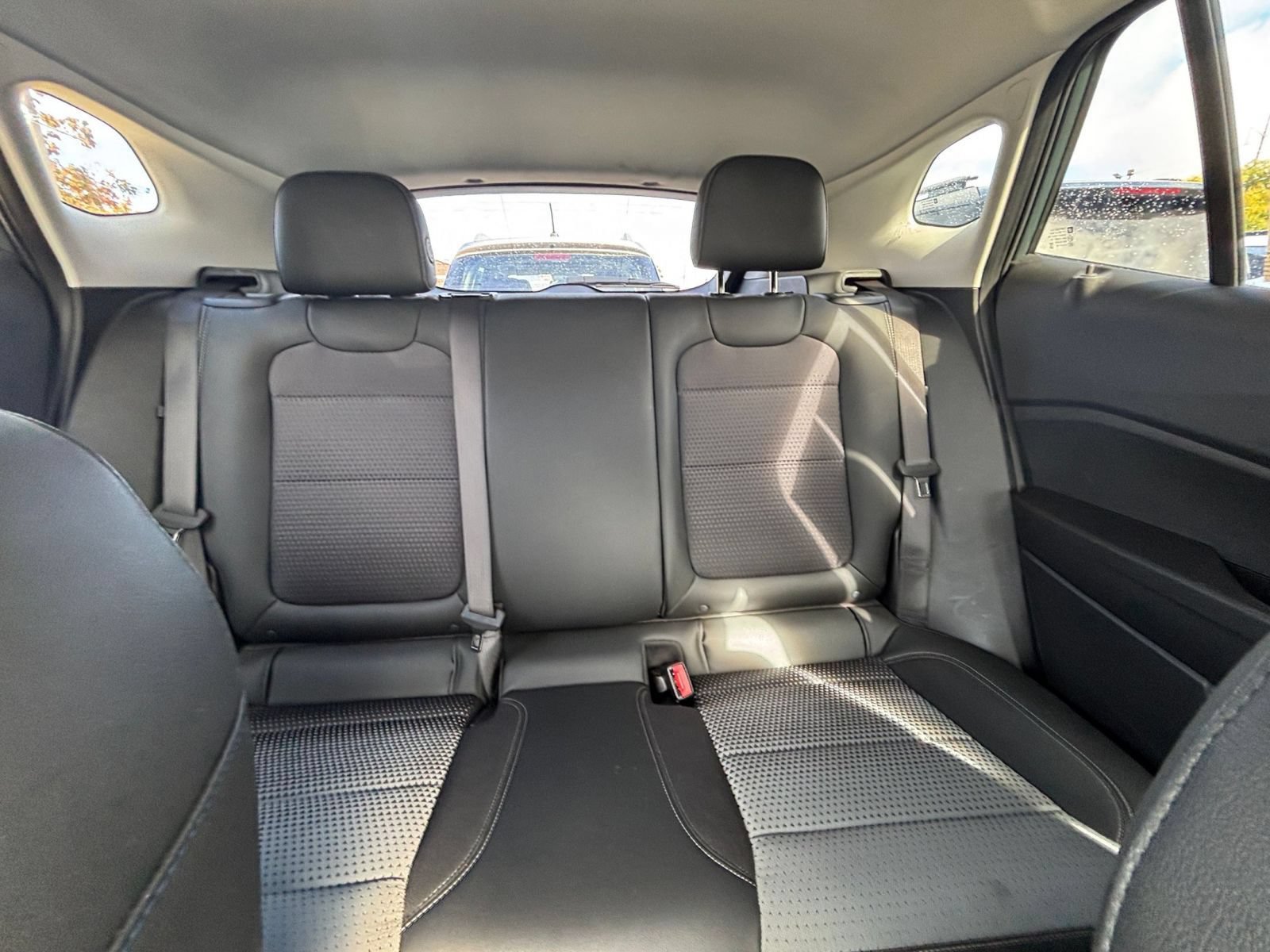Used 2025 Chevrolet Trax LT w/ LT Convenience Package FWD image 35