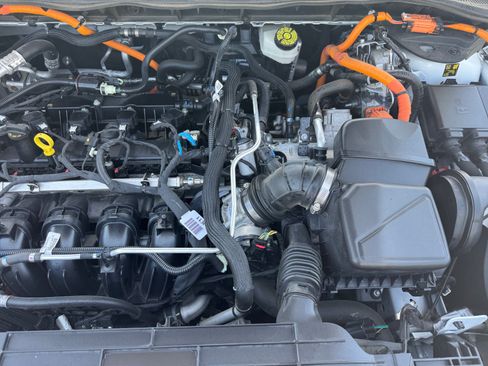 Used 2022 Ford Escape SEL w/ Technology Package FWD image 21
