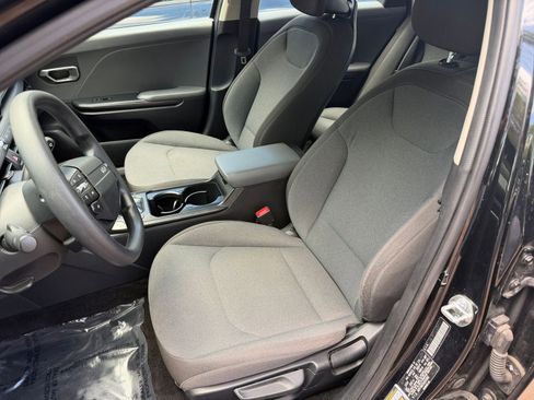 Used 2025 Kia K4 FWD image 35