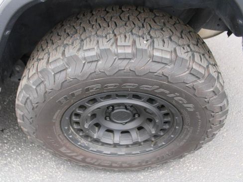 Used 2021 Jeep Wrangler Unlimited Sahara AWD/4WD image 8