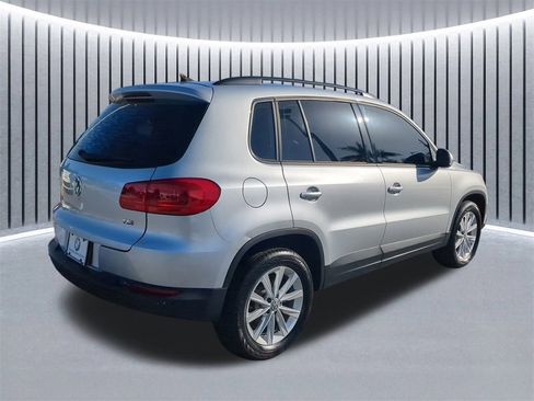 Used 2017 Volkswagen Tiguan Limited w/ Premium Package image 5