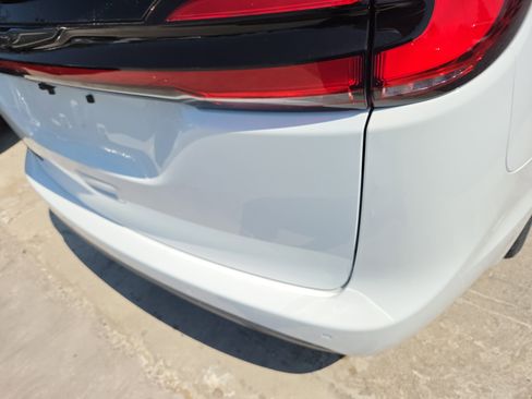 New 2026 Chrysler Pacifica Select FWD image 15