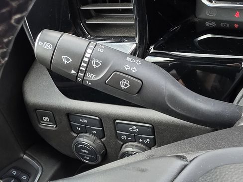 Used 2025 Chevrolet Silverado 1500 LT AWD/4WD image 29