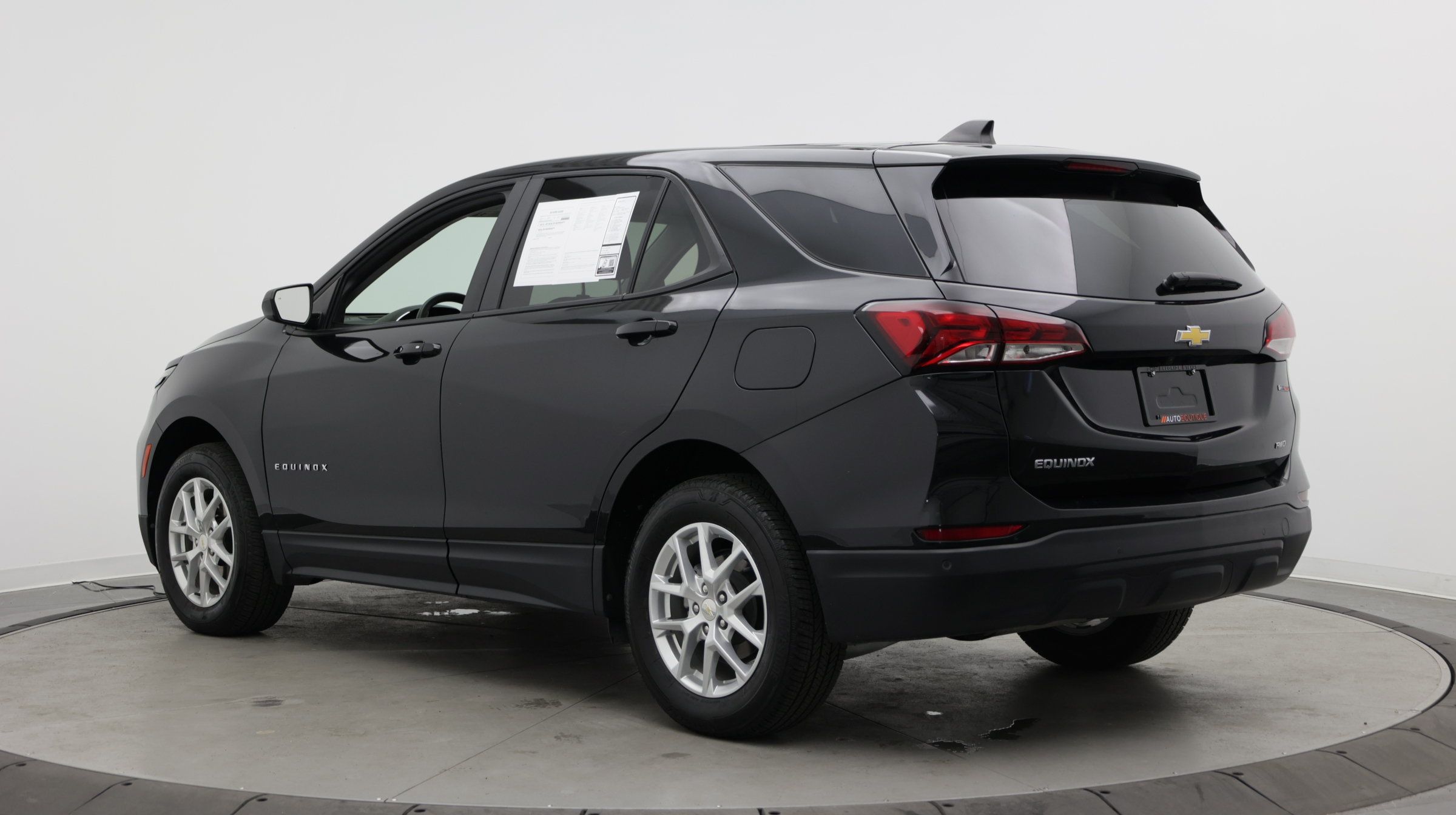 Used 2024 Chevrolet Equinox LS w/ LS Convenience Package AWD/4WD image 5