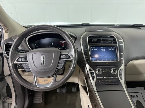 Used 2019 Lincoln Nautilus Reserve w/ Cargo Utility Package AWD/4WD image 3