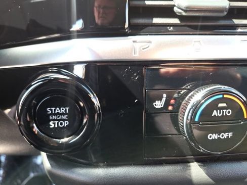 Used 2026 Nissan Pathfinder SL AWD/4WD image 26
