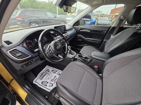 Used 2021 Kia Seltos S AWD/4WD image 13