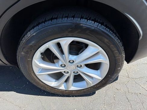 Used 2020 Buick Encore GX Preferred w/ Cold Weather Comfort Package FWD image 9