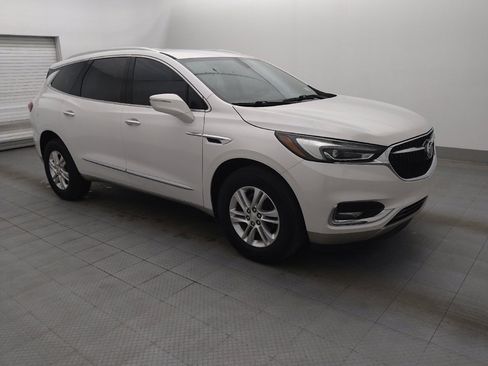 Used 2020 Buick Enclave Essence image 11