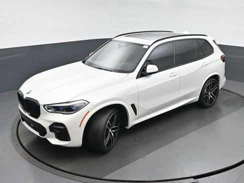 Used 2022 BMW X5 M50i w/ Executive Package AWD/4WD image 32
