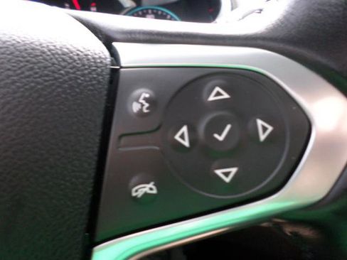 Used 2021 Chevrolet Traverse LT image 17