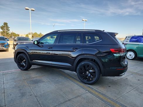 New 2026 Volkswagen Atlas SE image 4