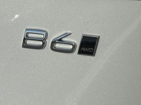 New 2026 Volvo XC90 B6 Plus w/ Protection Package Premier image 9