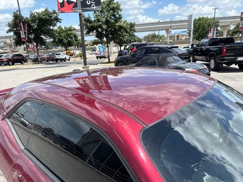Used 2022 Dodge Challenger R/T RWD image 4