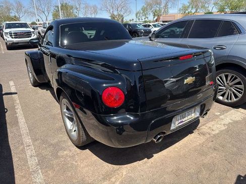 Used 2003 Chevrolet SSR w/ Preferred Equipment Group RWD image 3