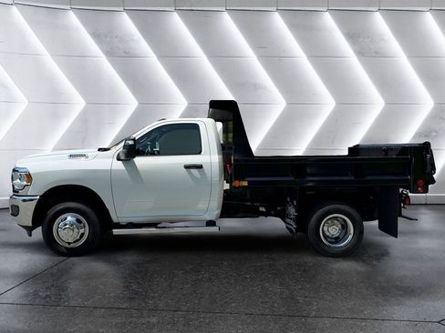 Used 2024 RAM 3500 Tradesman AWD/4WD image 3