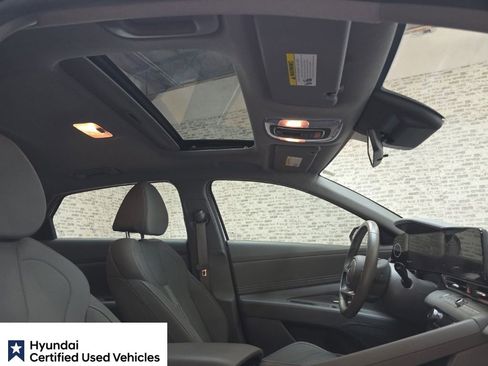 Used 2025 Hyundai Elantra SEL FWD image 9