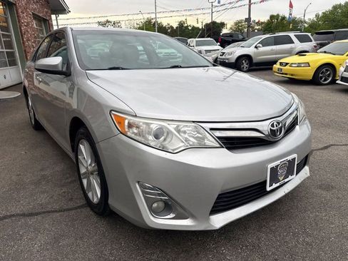 Used 2012 Toyota Camry XLE FWD image 3