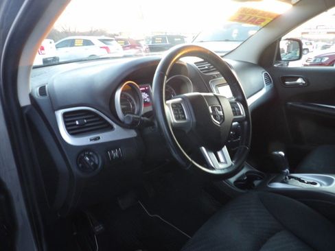 Used 2012 Dodge Journey SXT w/ Flexible Seating Group image 6